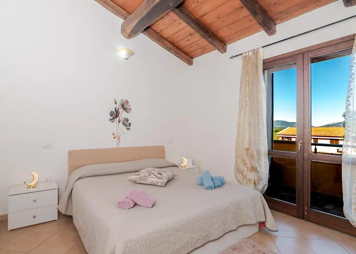 Pasiga- Jacuzi Privata Vicino Olbia Ferienhaus Telti