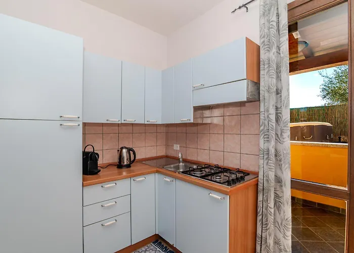 Pasiga- Jacuzi Privata Vicino Olbia Ferienhaus Telti