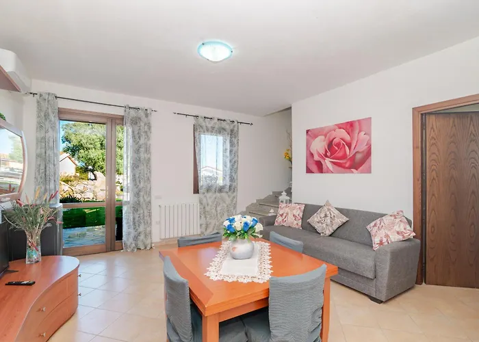 Ferienhaus Pasiga- Jacuzi Privata Vicino Olbia Telti